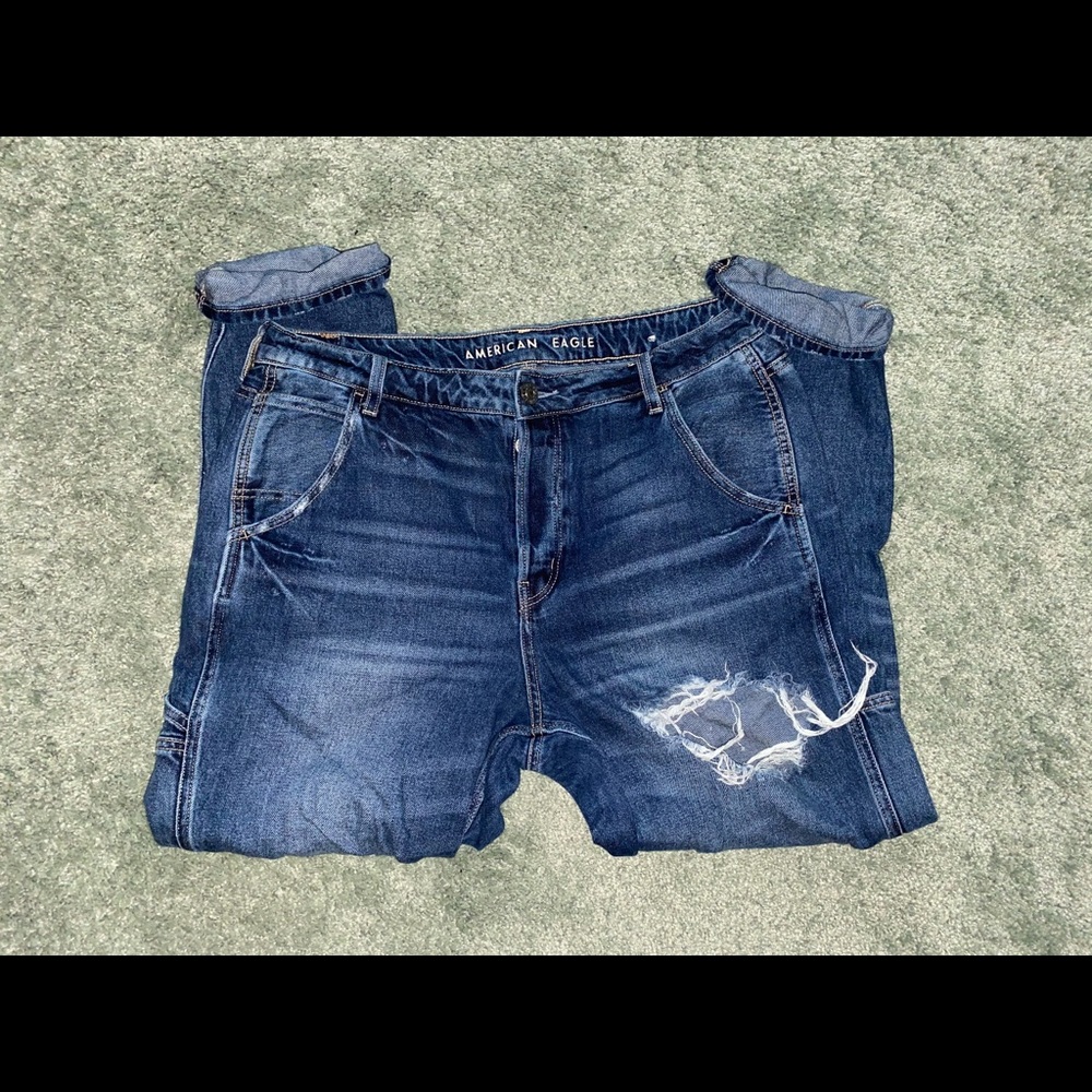 AE High rise Tomgirl jeans